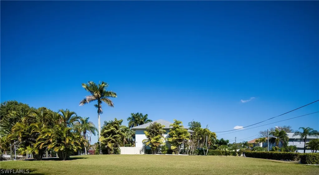 27257 Barbarosa Street Bonita Springs FL 34135