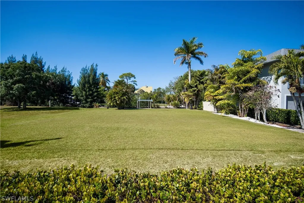 27257 Barbarosa Street Bonita Springs FL 34135