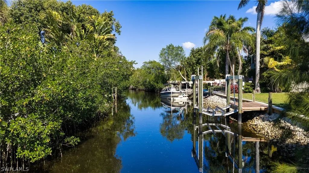 27257 Barbarosa Street Bonita Springs FL 34135