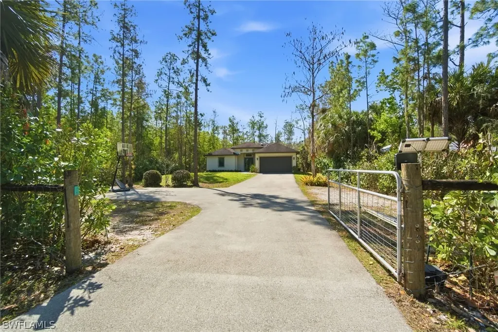 4380 2nd Avenue NE Naples FL 34120