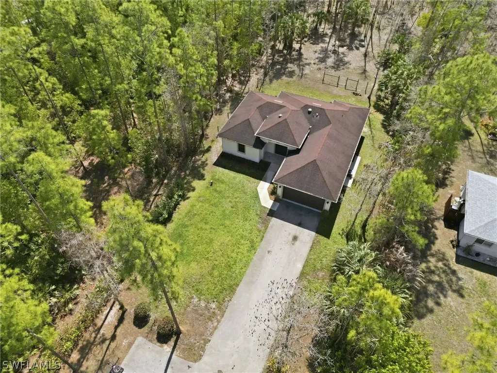 4380 2nd Avenue NE Naples FL 34120