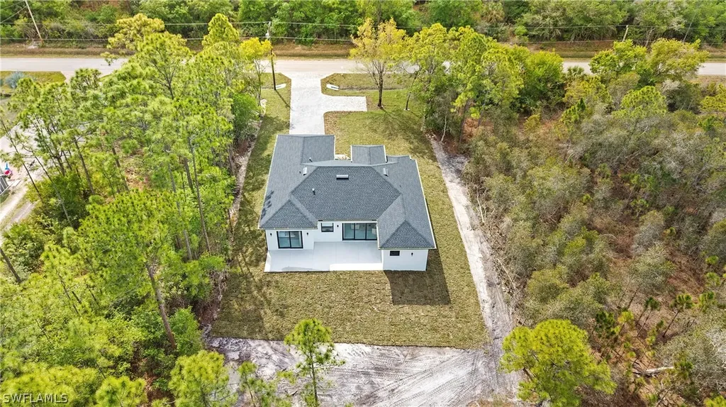3335 66th Avenue NE Naples FL 34120