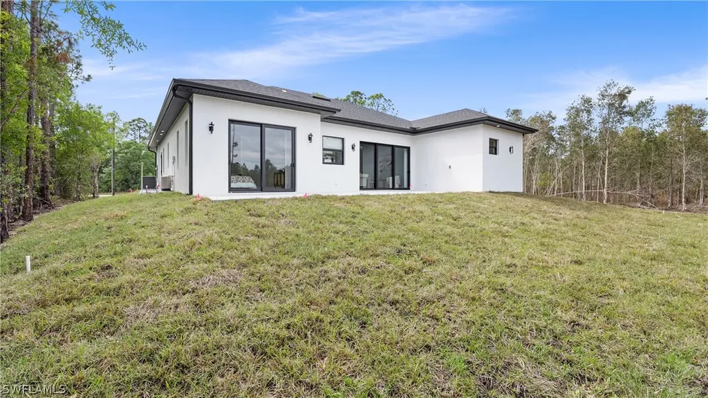3335 66th Avenue NE Naples FL 34120