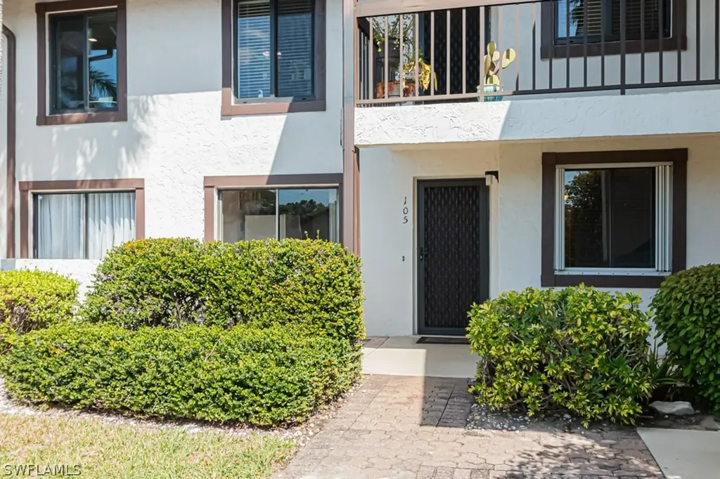 600 Misty Pines Circle Naples FL 34105
