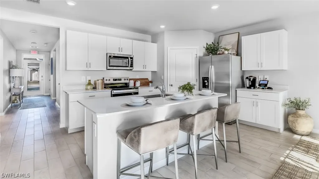 1309 NE 5th Place Cape Coral FL 33909