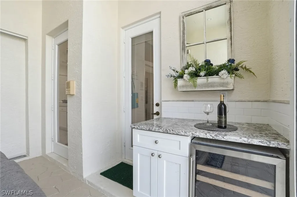 1737 Marsh Run Naples FL 34109