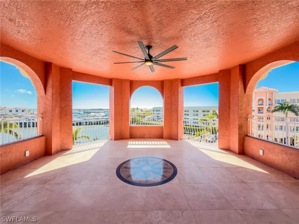 451 Bayfront Place Naples FL 34102