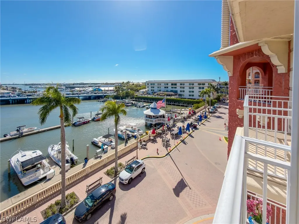451 Bayfront Place Naples FL 34102