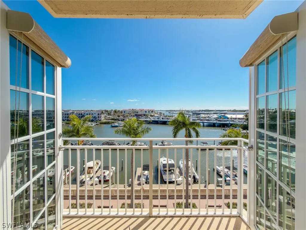 451 Bayfront Place Naples FL 34102