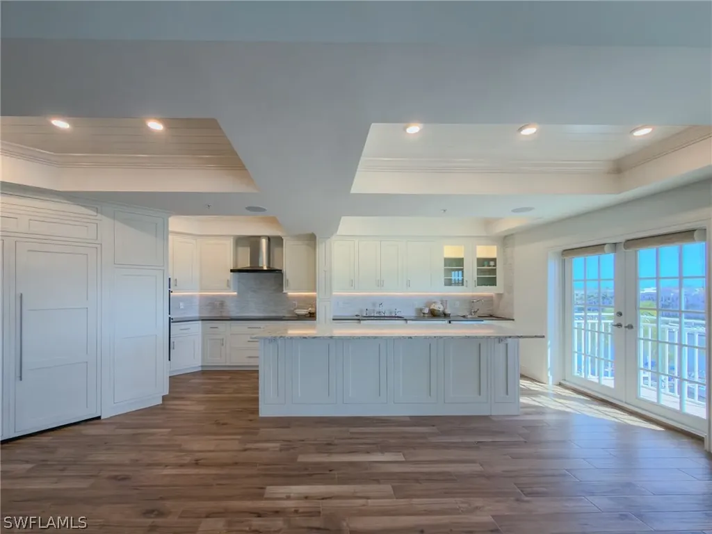 451 Bayfront Place Naples FL 34102