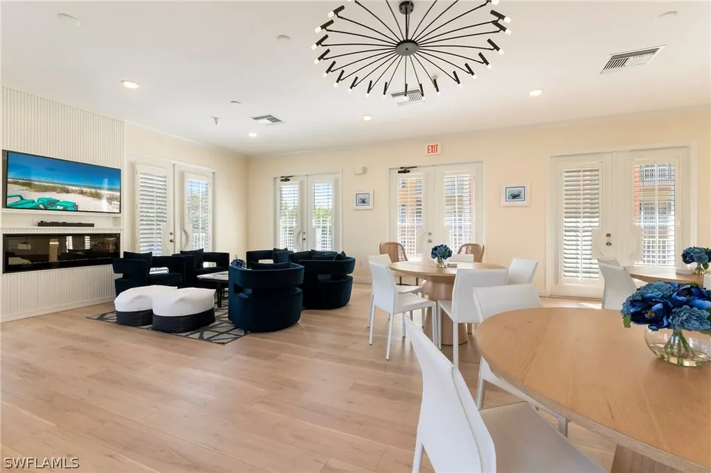 451 Bayfront Place Naples FL 34102