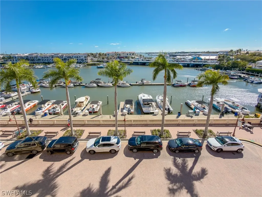 451 Bayfront Place Naples FL 34102