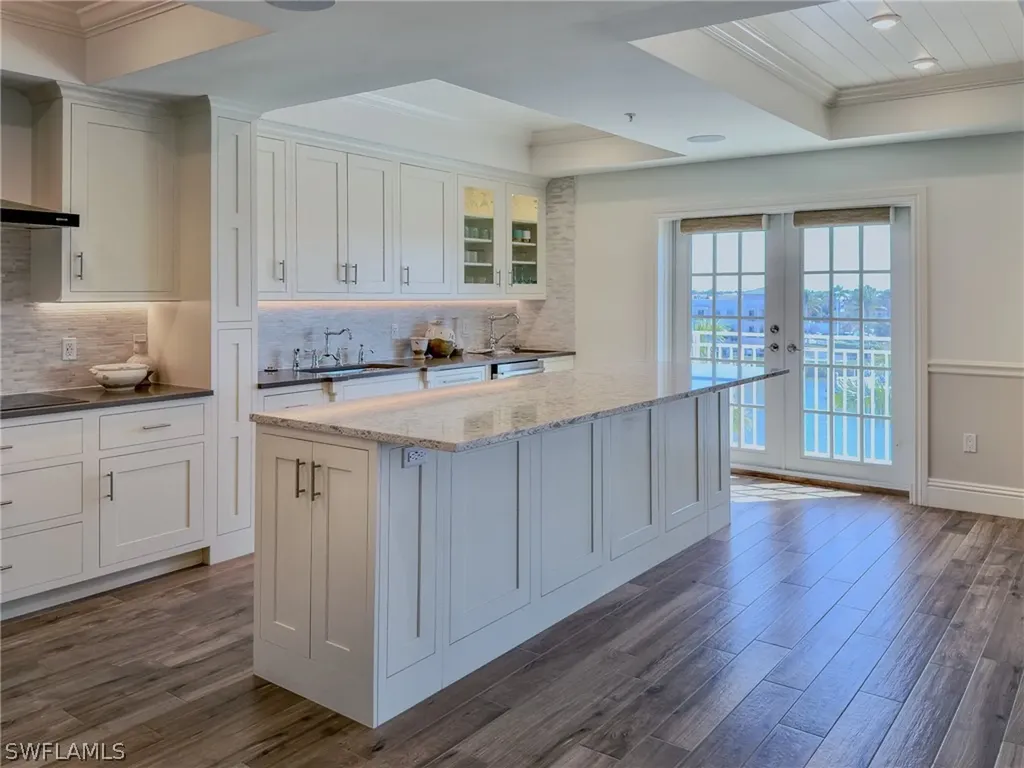 451 Bayfront Place Naples FL 34102