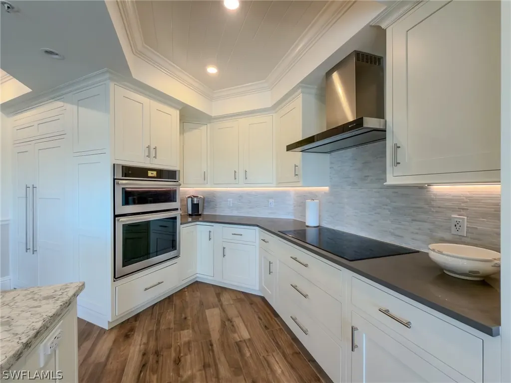 451 Bayfront Place Naples FL 34102