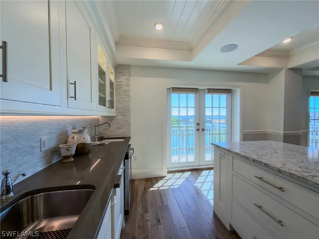 451 Bayfront Place Naples FL 34102