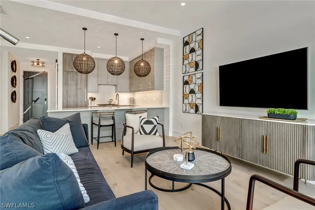 850 Central Avenue Naples FL 34102