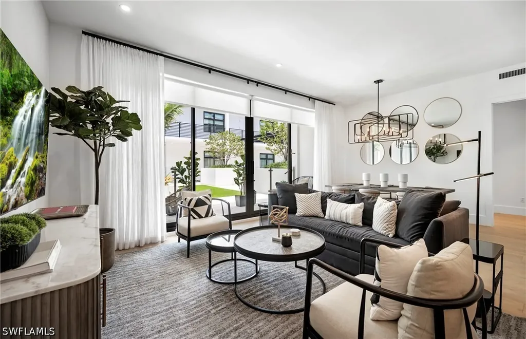 850 Central Avenue Naples FL 34102