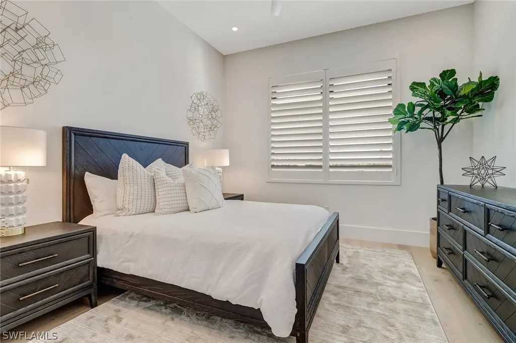 850 Central Avenue Naples FL 34102
