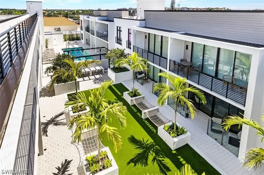 850 Central Avenue Naples FL 34102
