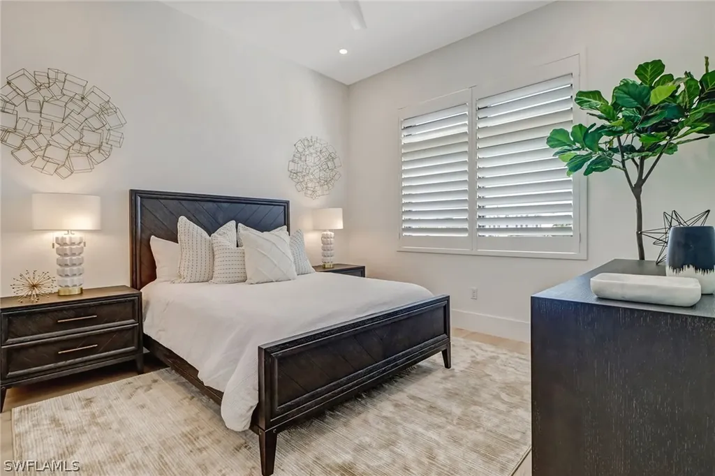 850 Central Avenue Naples FL 34102