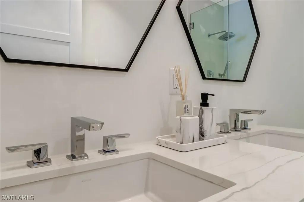 850 Central Avenue Naples FL 34102