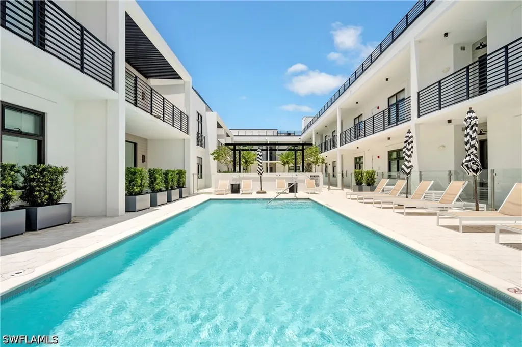850 Central Avenue Naples FL 34102