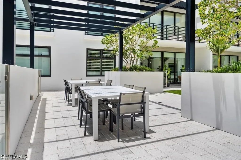 850 Central Avenue Naples FL 34102