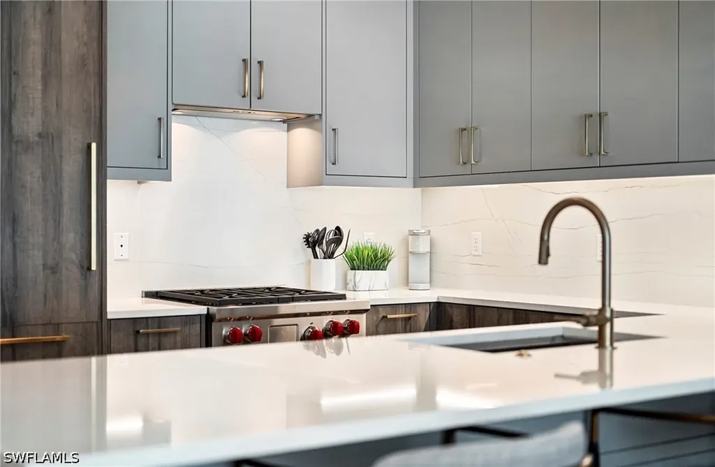 850 Central Avenue Naples FL 34102