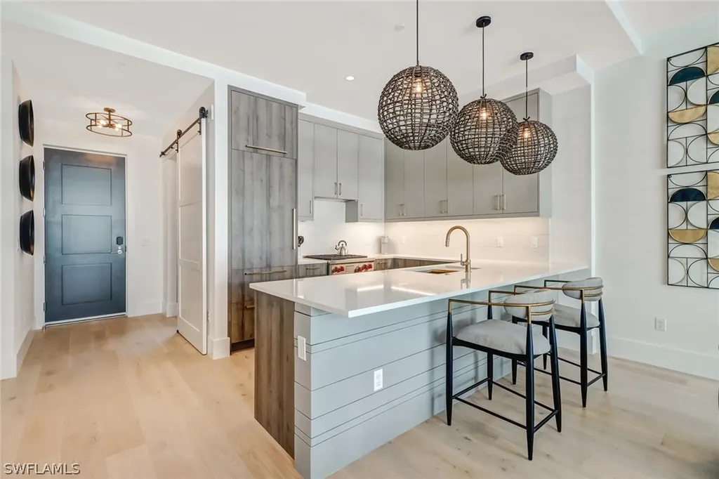 850 Central Avenue Naples FL 34102