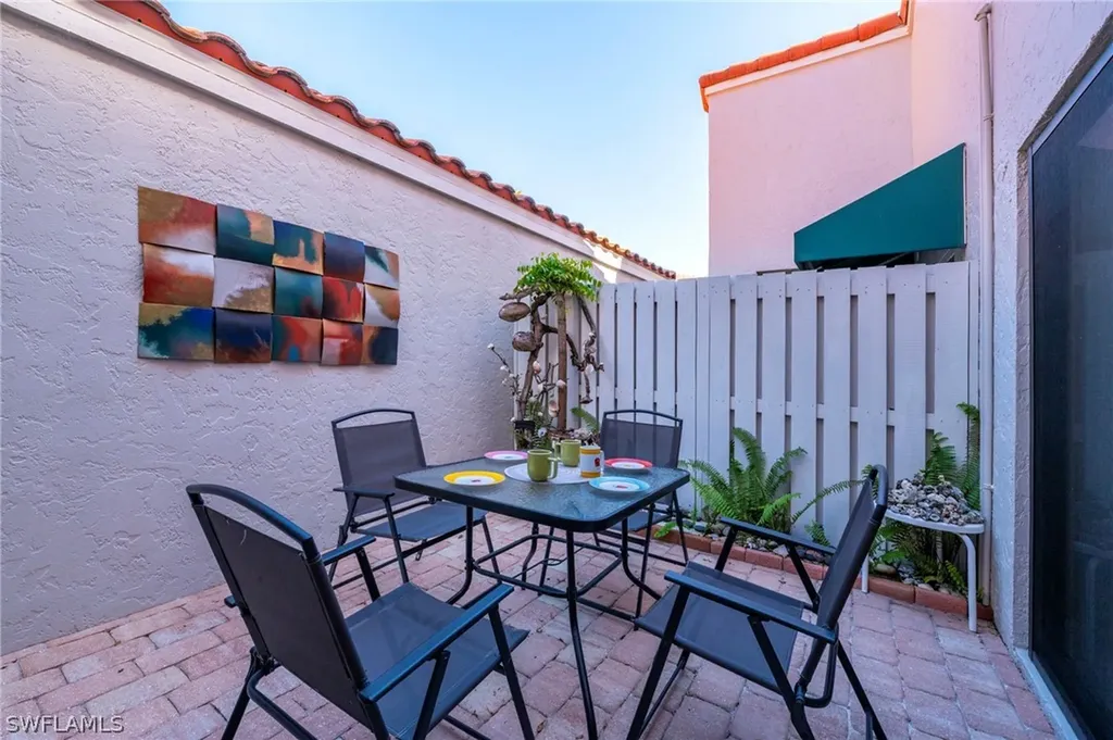 515 Beachwalk Circle Naples FL 34108