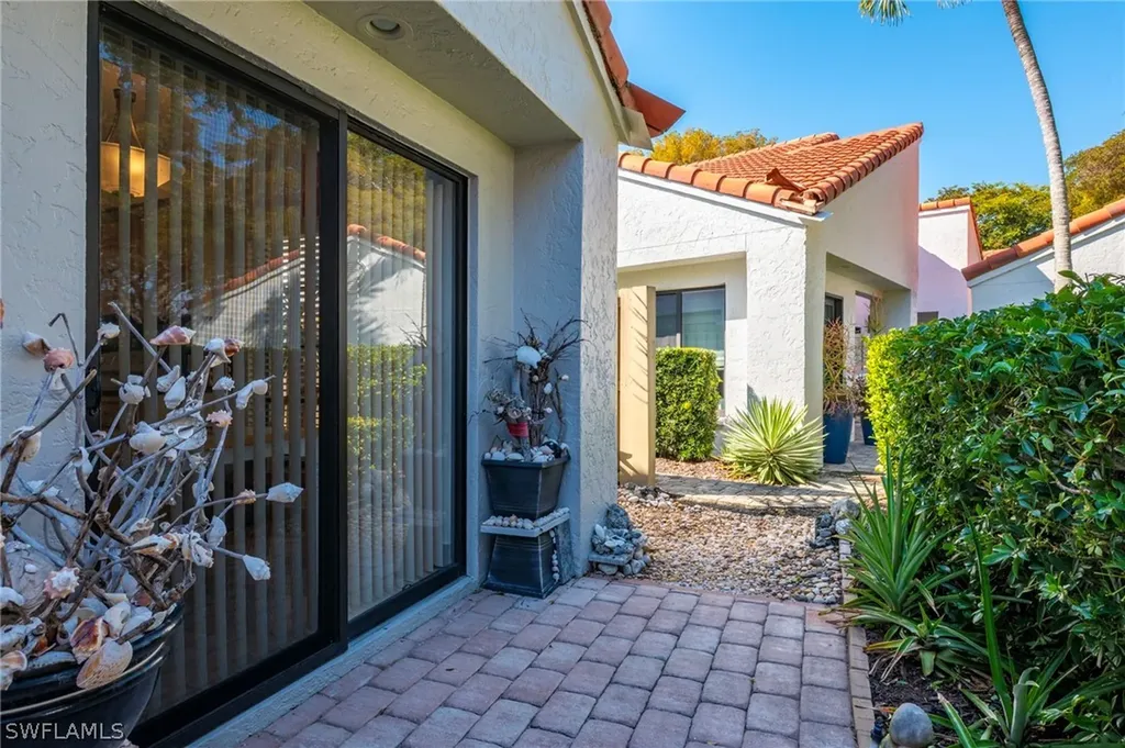 515 Beachwalk Circle Naples FL 34108