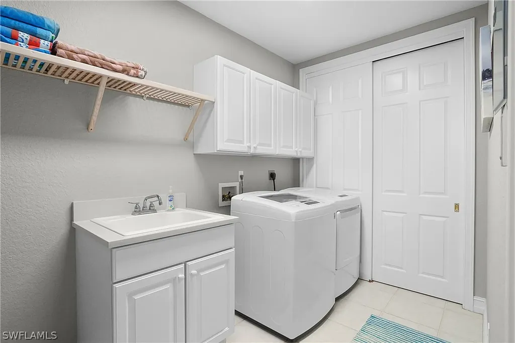 3099 Lancaster Drive Naples FL 34105