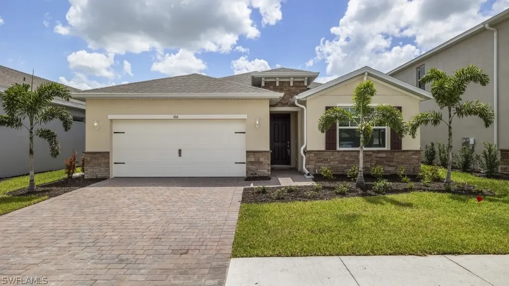 572 Spring Hill Lake Loop Cape Coral FL 33993