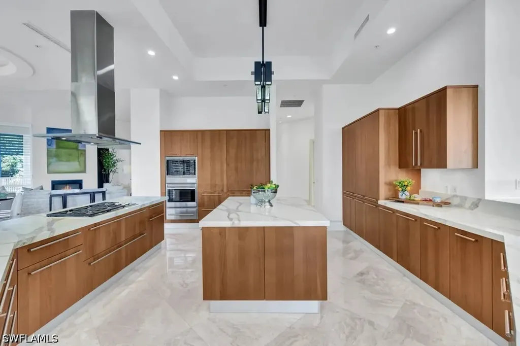 13675 Vanderbilt Drive Naples FL 34110