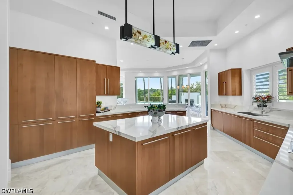 13675 Vanderbilt Drive Naples FL 34110