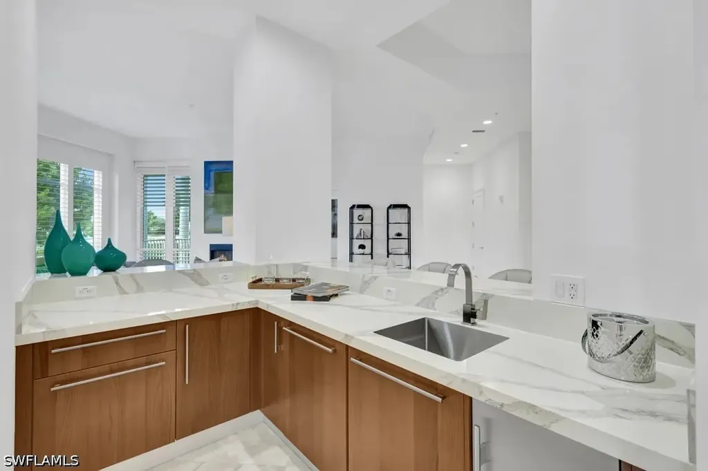 13675 Vanderbilt Drive Naples FL 34110