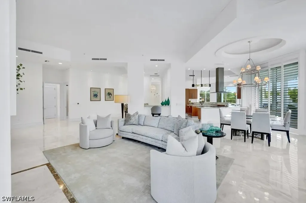 13675 Vanderbilt Drive Naples FL 34110
