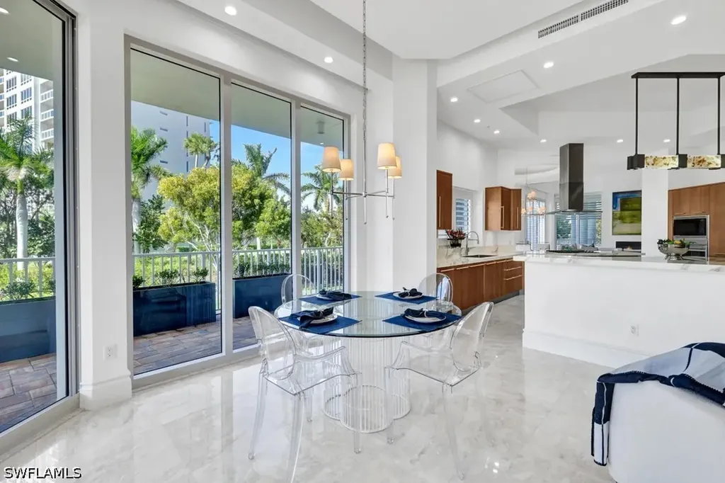 13675 Vanderbilt Drive Naples FL 34110