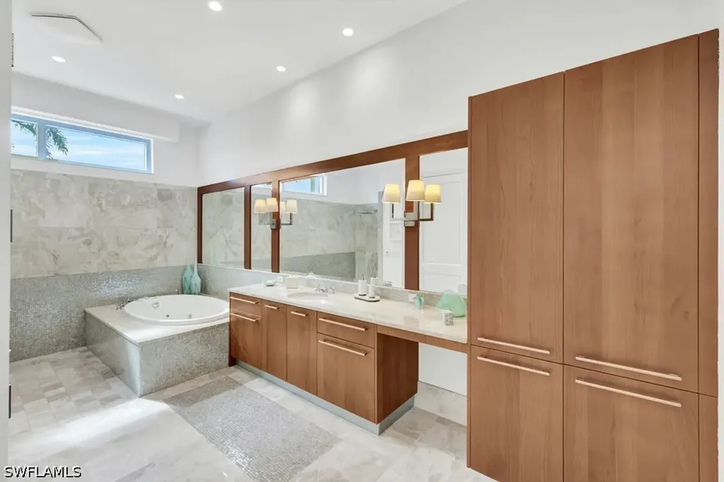 13675 Vanderbilt Drive Naples FL 34110