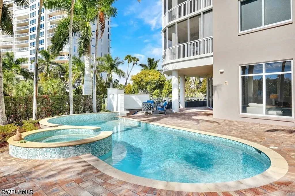 13675 Vanderbilt Drive Naples FL 34110
