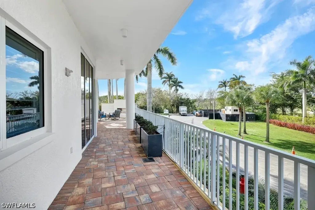 13675 Vanderbilt Drive Naples FL 34110