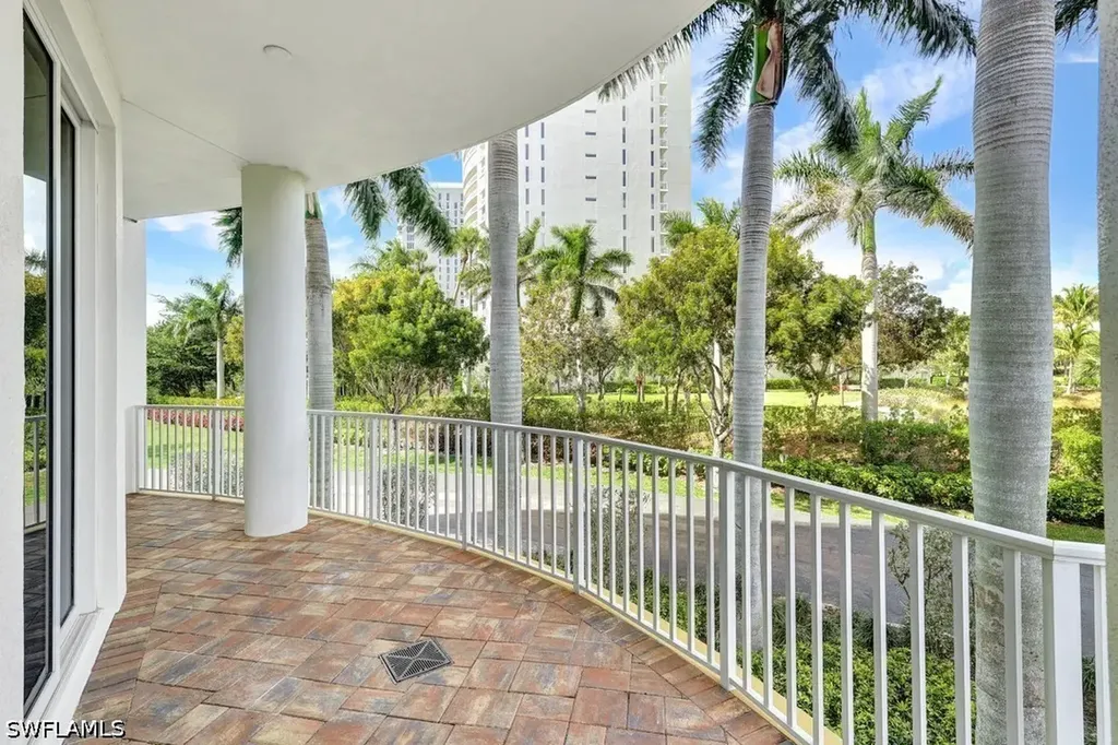 13675 Vanderbilt Drive Naples FL 34110