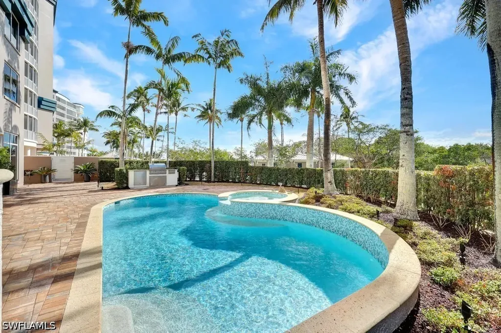 13675 Vanderbilt Drive Naples FL 34110