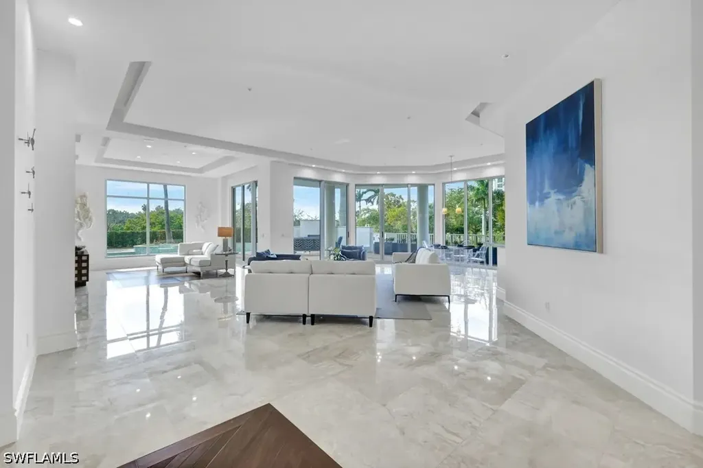 13675 Vanderbilt Drive Naples FL 34110
