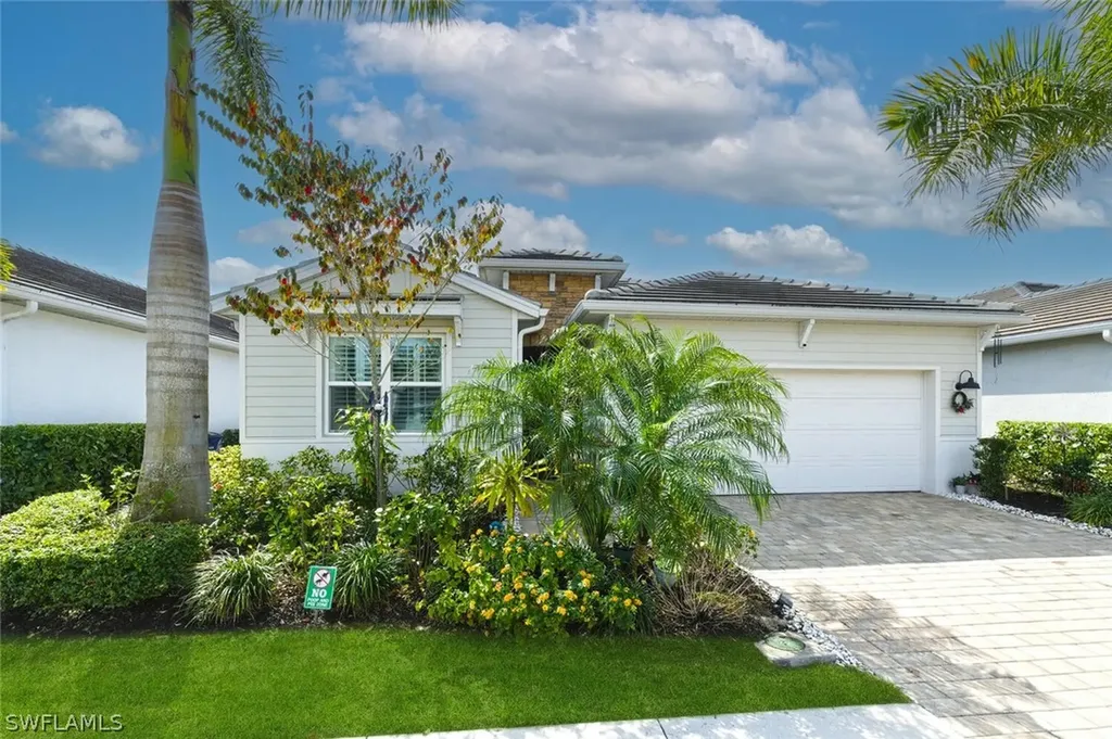 28076 Seasons Tide Avenue Bonita Springs FL 34135
