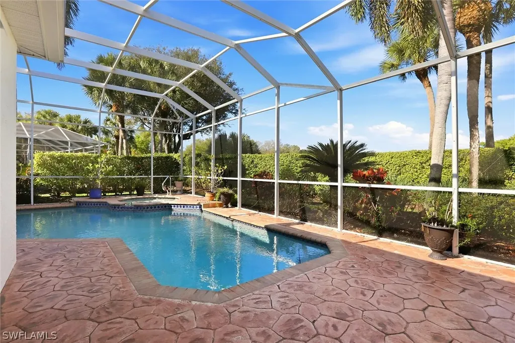 1717 Marsh Run Naples FL 34109