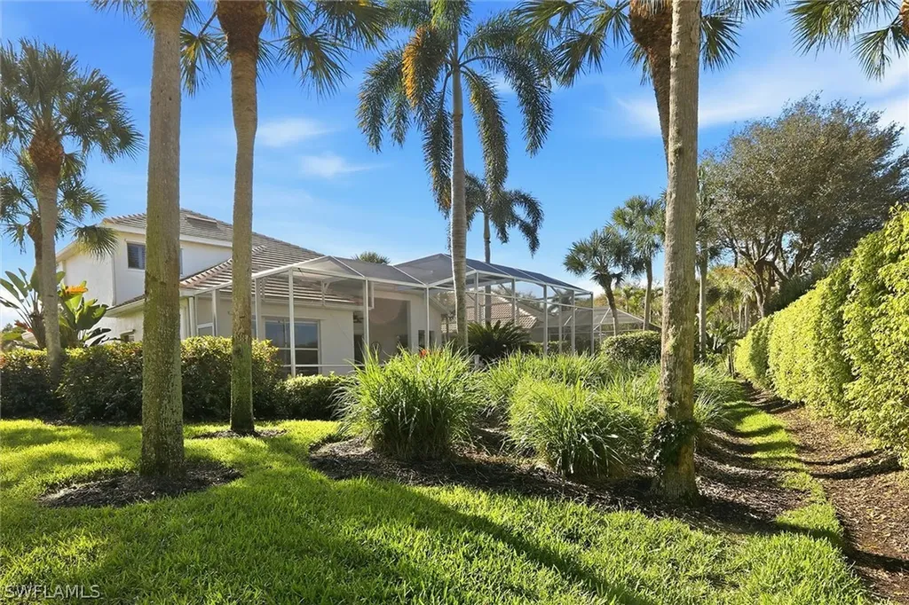 1717 Marsh Run Naples FL 34109