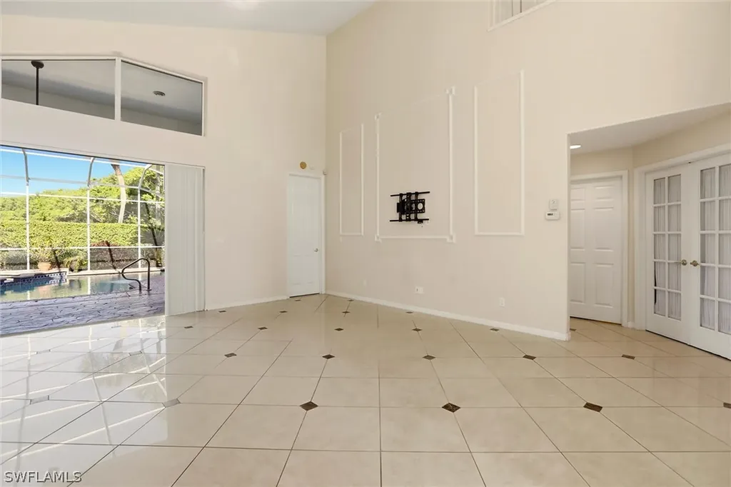 1717 Marsh Run Naples FL 34109