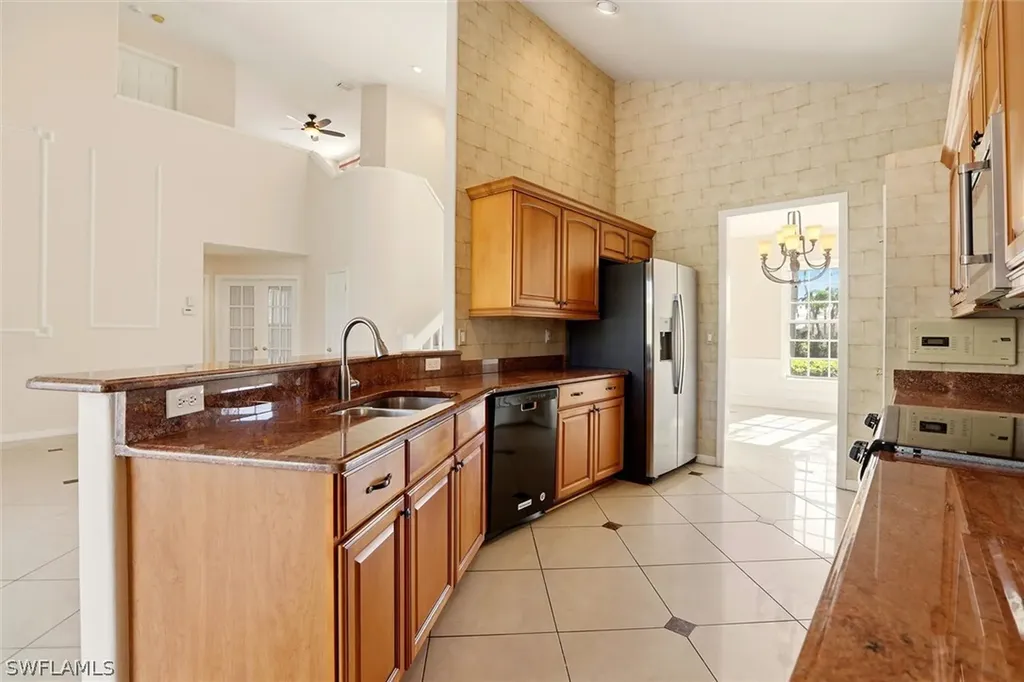 1717 Marsh Run Naples FL 34109