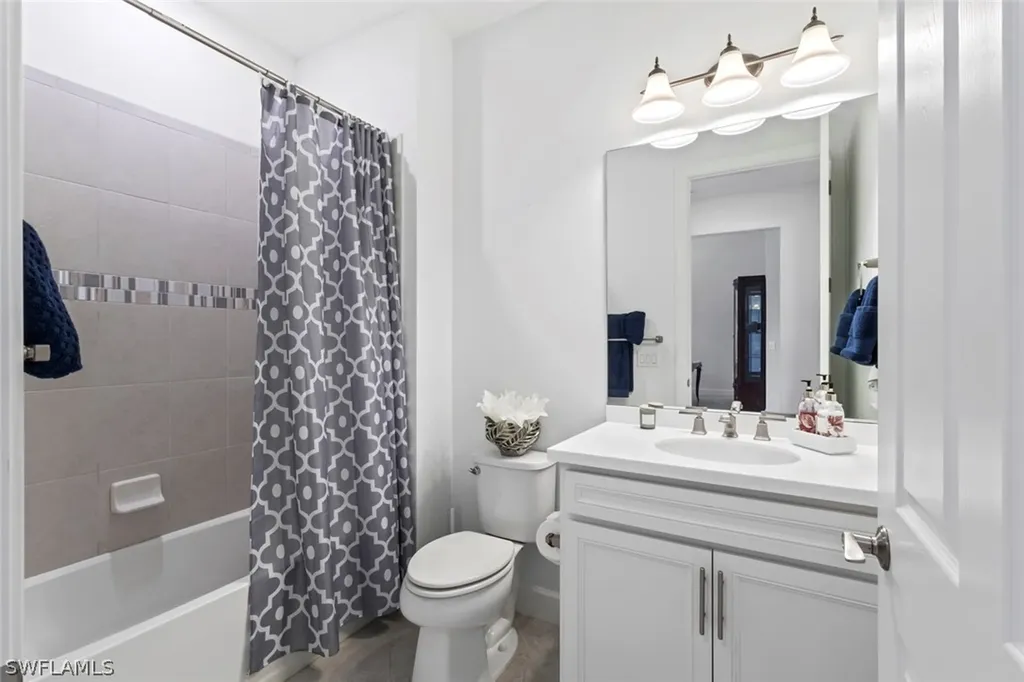 5862 Champion Lane Ave Maria FL 34142